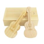 Real Capacity Wholesale Wood Guitar Cl?? Usb 2.0 3.0 16gb 32gb 64gb Personalized Logo Wooden Box Guitar Memory Usb Flash